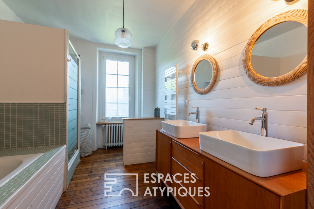 Elegant 20th century bourgeois residence