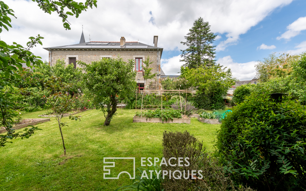 Charming 19th century residence, swimming pool and adjoining accommodation