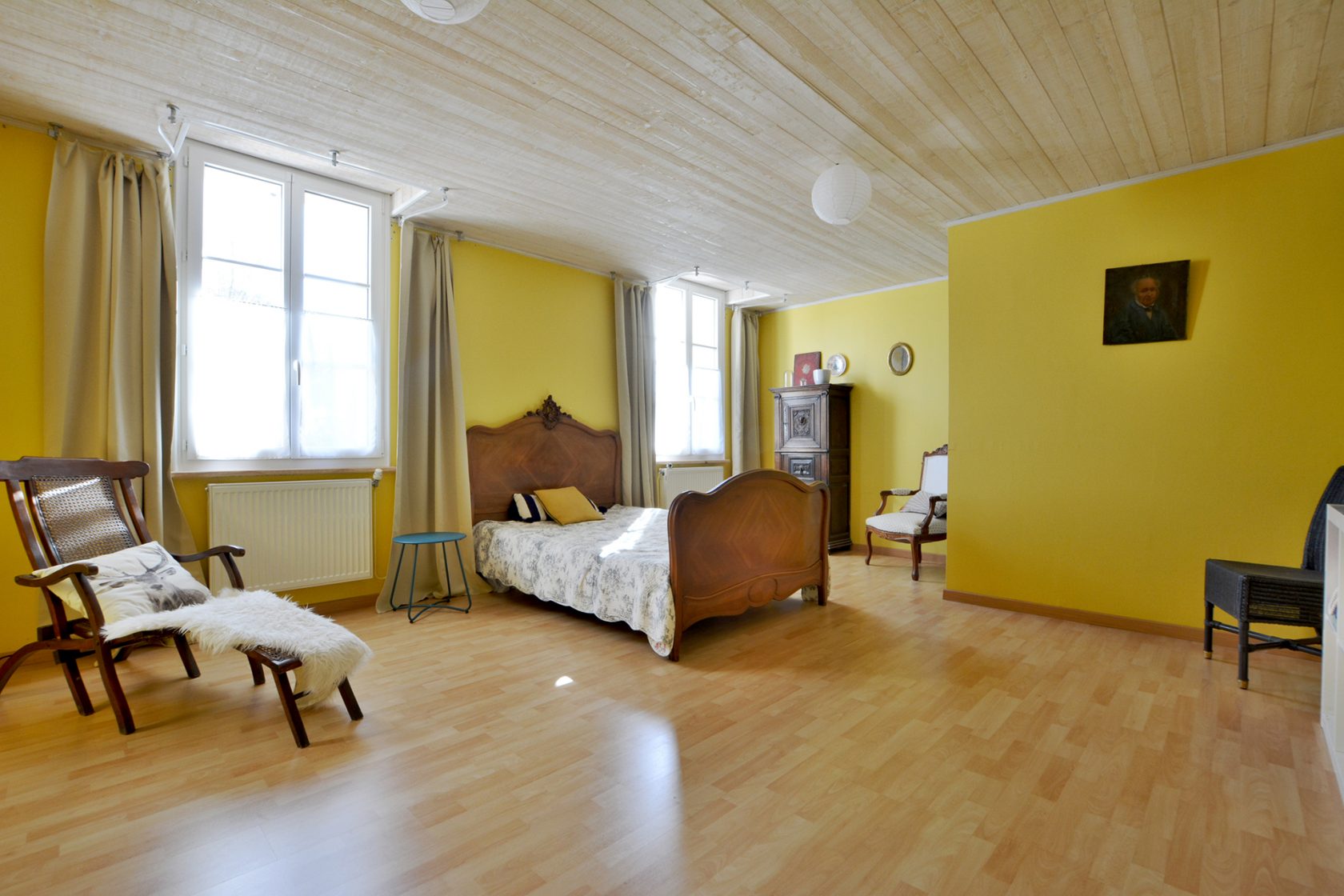 Maison Bourgeoise avec Dépendances et Gîte – Charme et Confort  proche d’Airaines