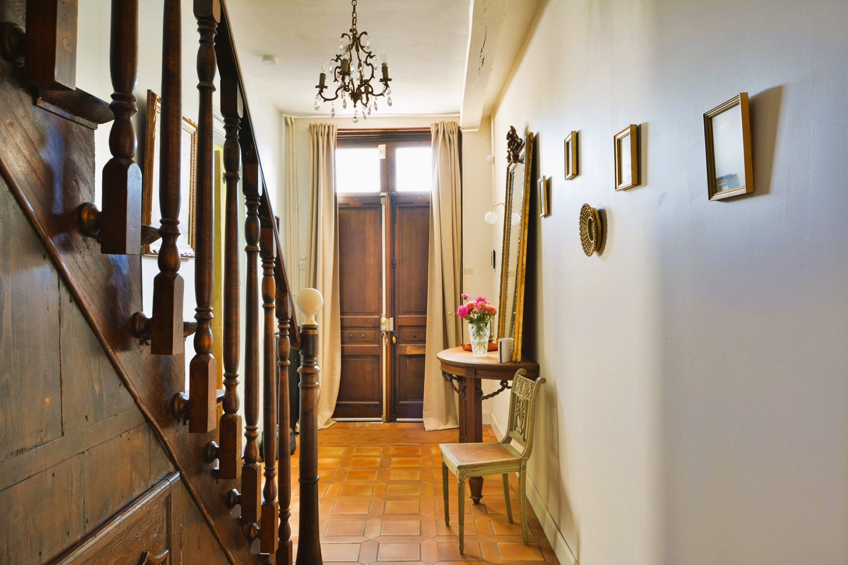 Maison Bourgeoise avec Dépendances et Gîte – Charme et Confort  proche d’Airaines