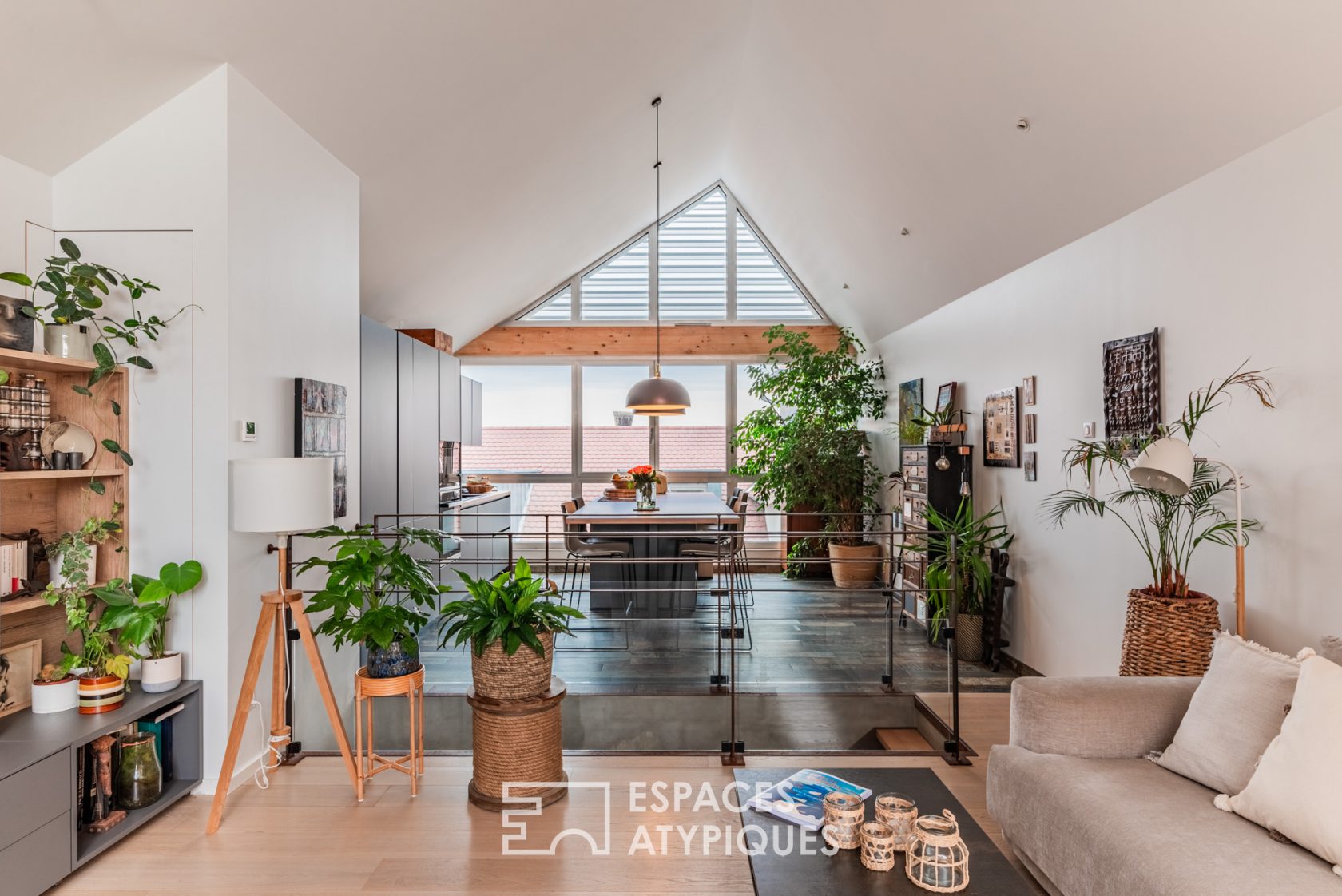 Top-floor loft with terrace in the Coop district