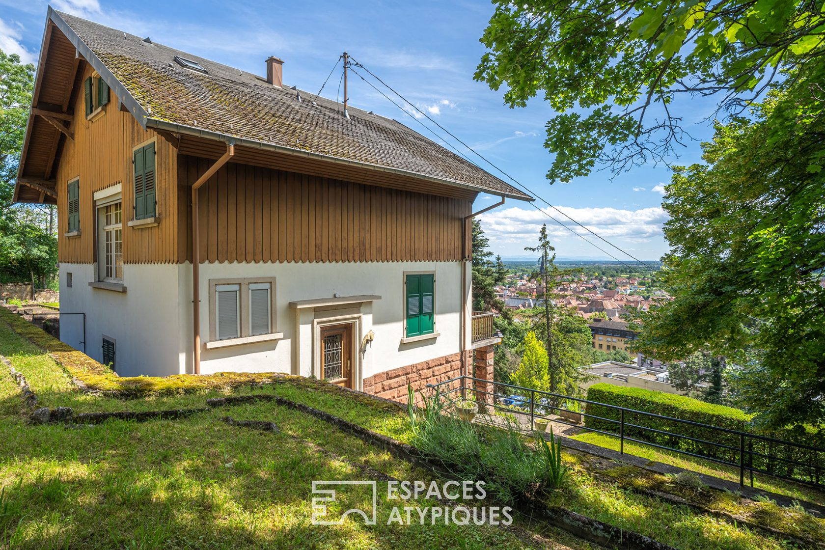 Maison années 30 perchée sur les hauteurs du Mont National