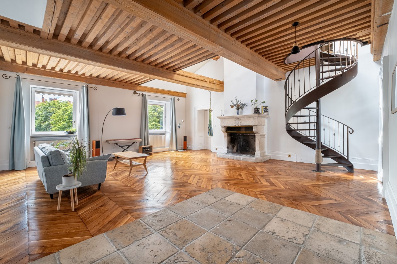 Grand duplex avec garage Place Sathonay