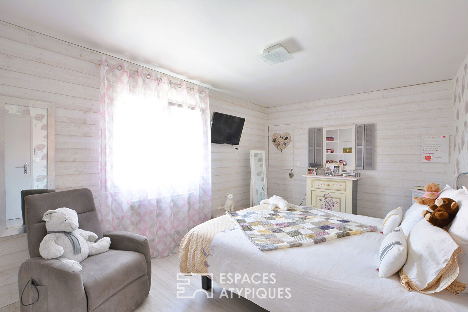 Modern house of 240 sqm with swimming pool in Abbeville – Quiet Residential Area