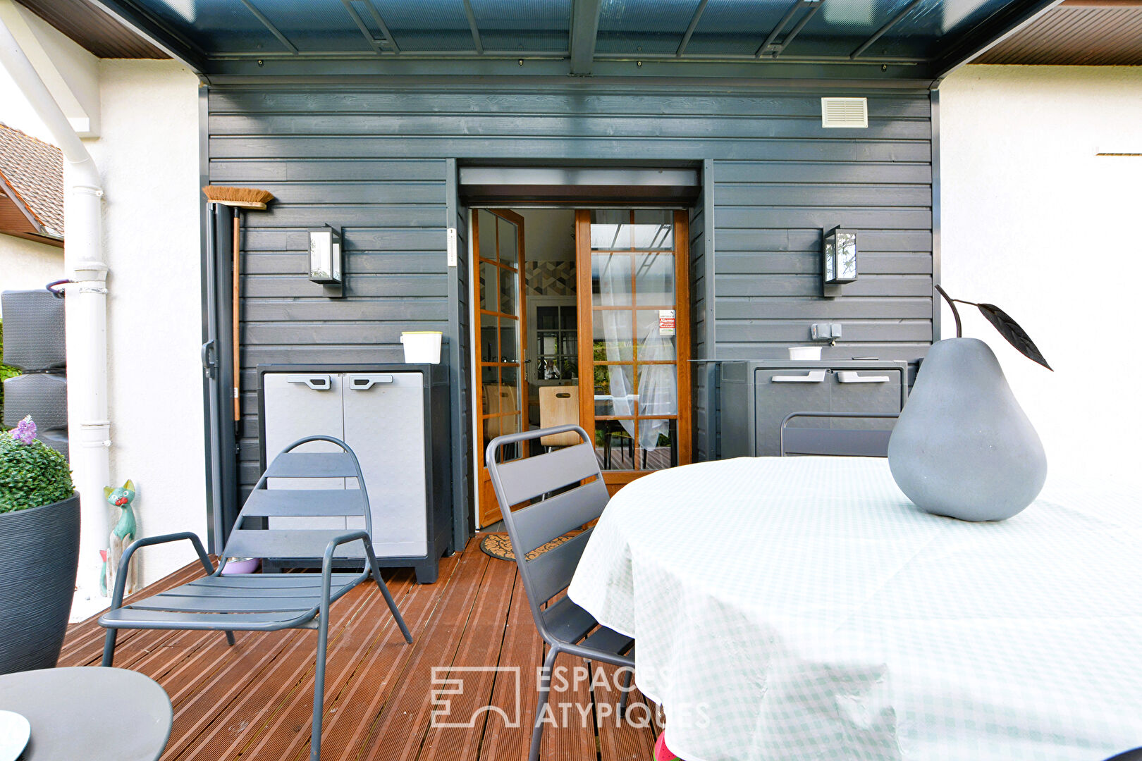 Modern house of 240 sqm with swimming pool in Abbeville – Quiet Residential Area