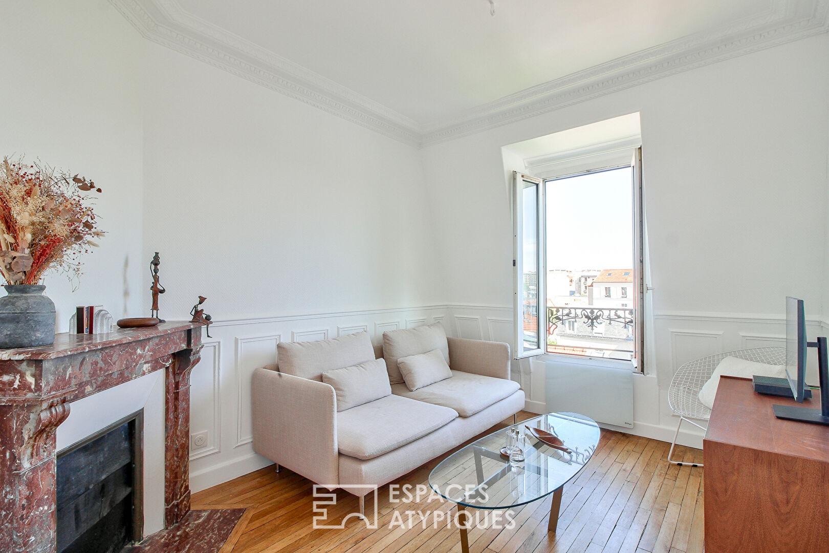 Appartement rénové avec vue sur la Tour Eiffel