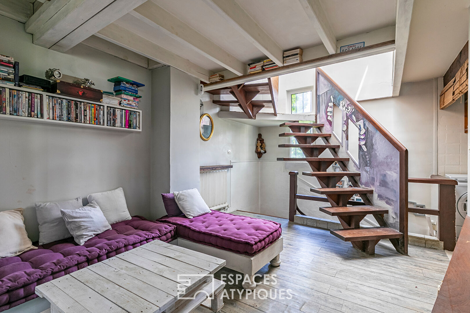 Maison bucolique avec cour arborée et terrasse