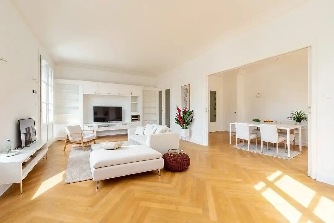 Appartement familial au coeur des halles avec double garage