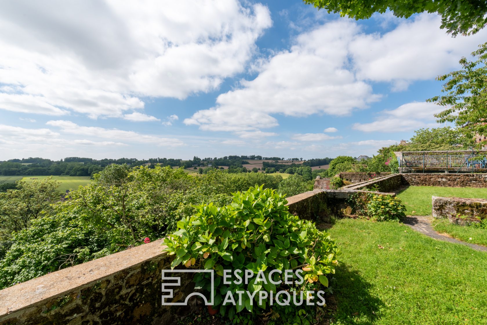 Large family home and its incredible view in the heart of the city of books