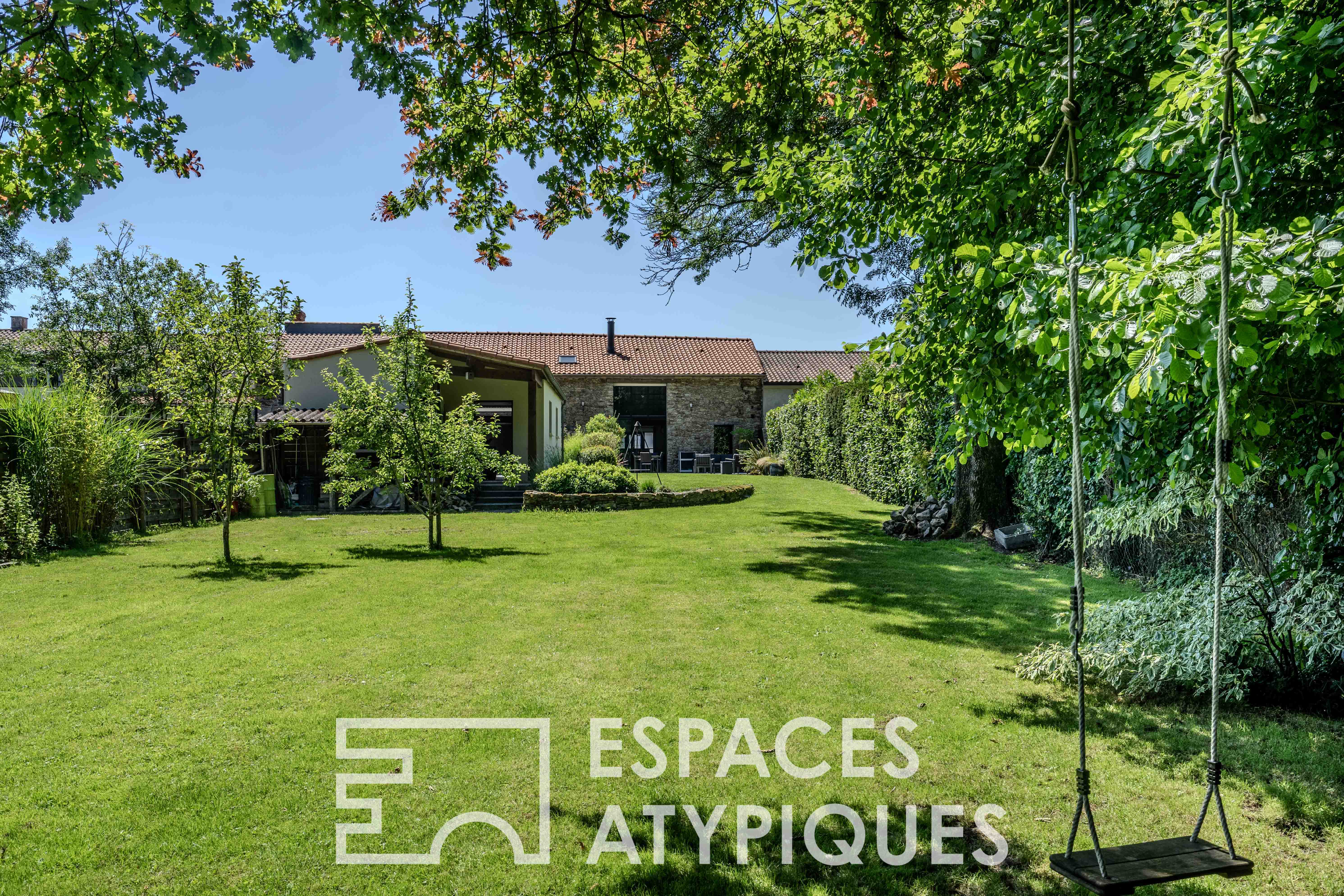 Ancienne grange renovée dans un cadre verdoyant