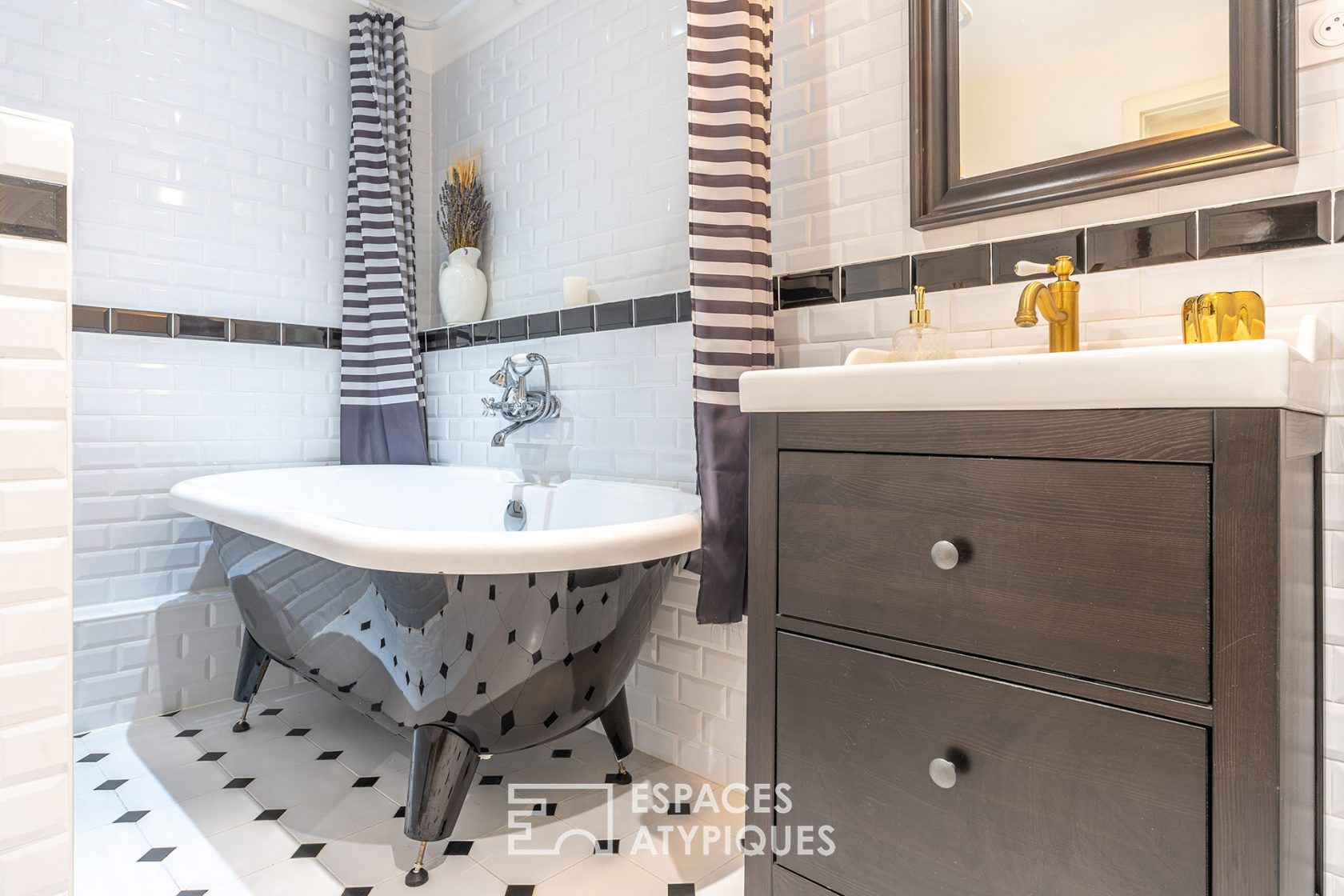 Renovated flat in the heart of the historic centre