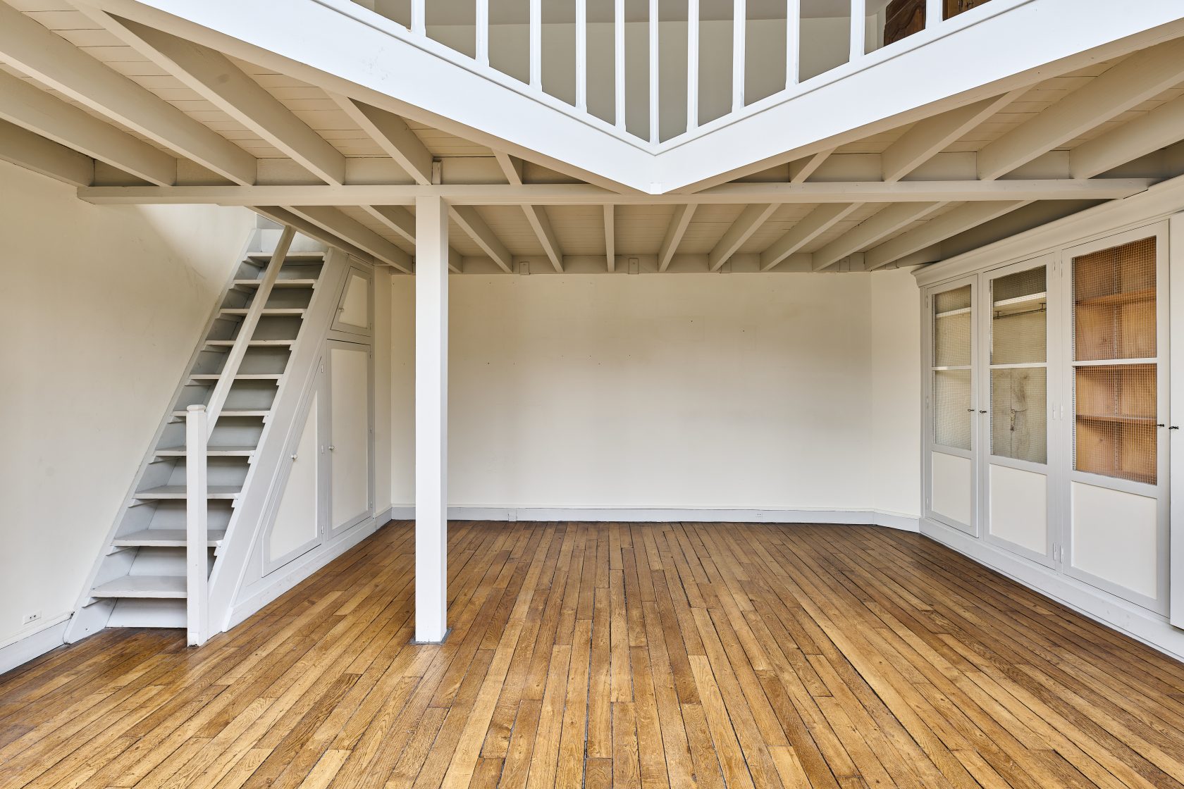 Atelier d’artiste en dernier étage avec vues – Quartier Batignolles/Europe