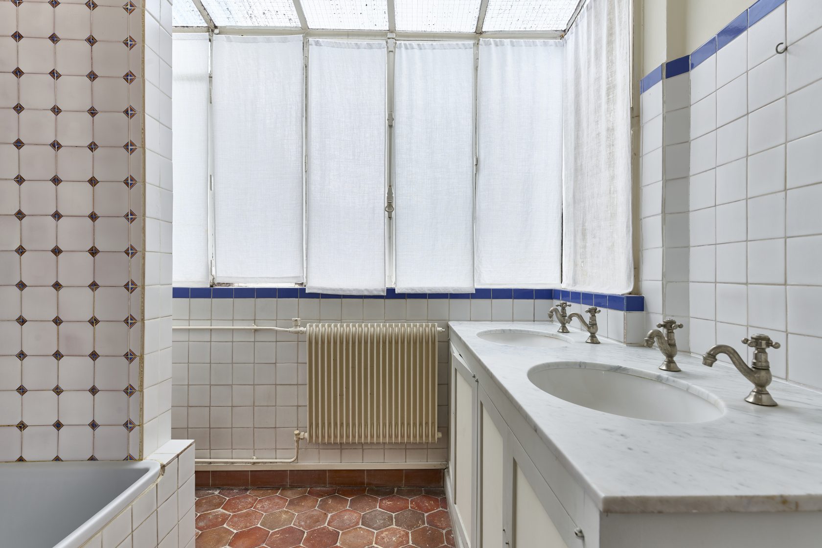 Atelier d’artiste en dernier étage avec vues – Quartier Batignolles/Europe