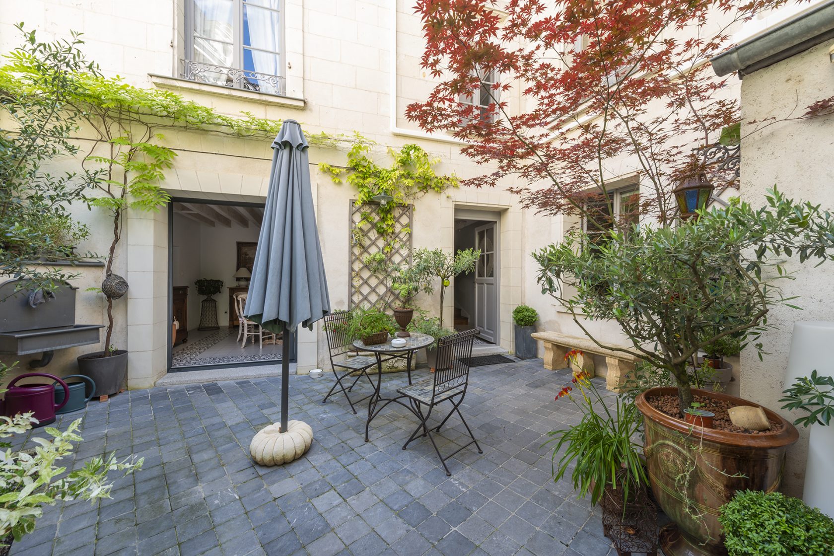 Charming renovated house in the heart of the town of Saumur.