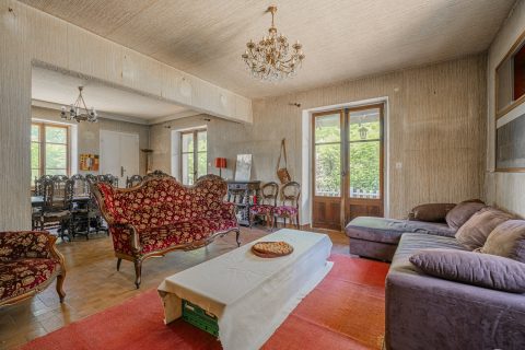 1920s house to renovate in the city center
