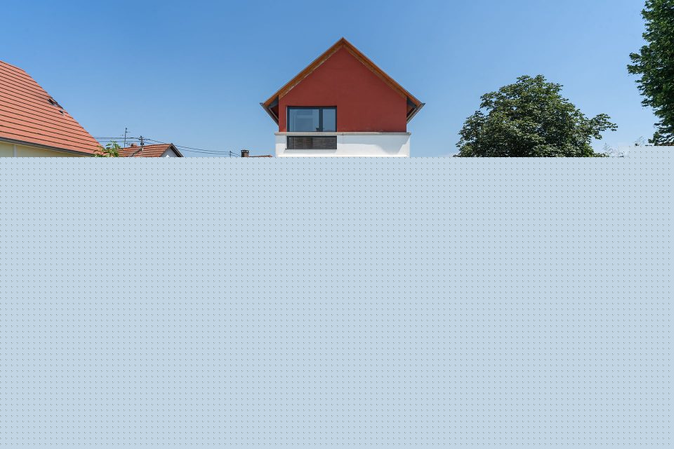 Maison d'architecte avec piscine et jardin arboré