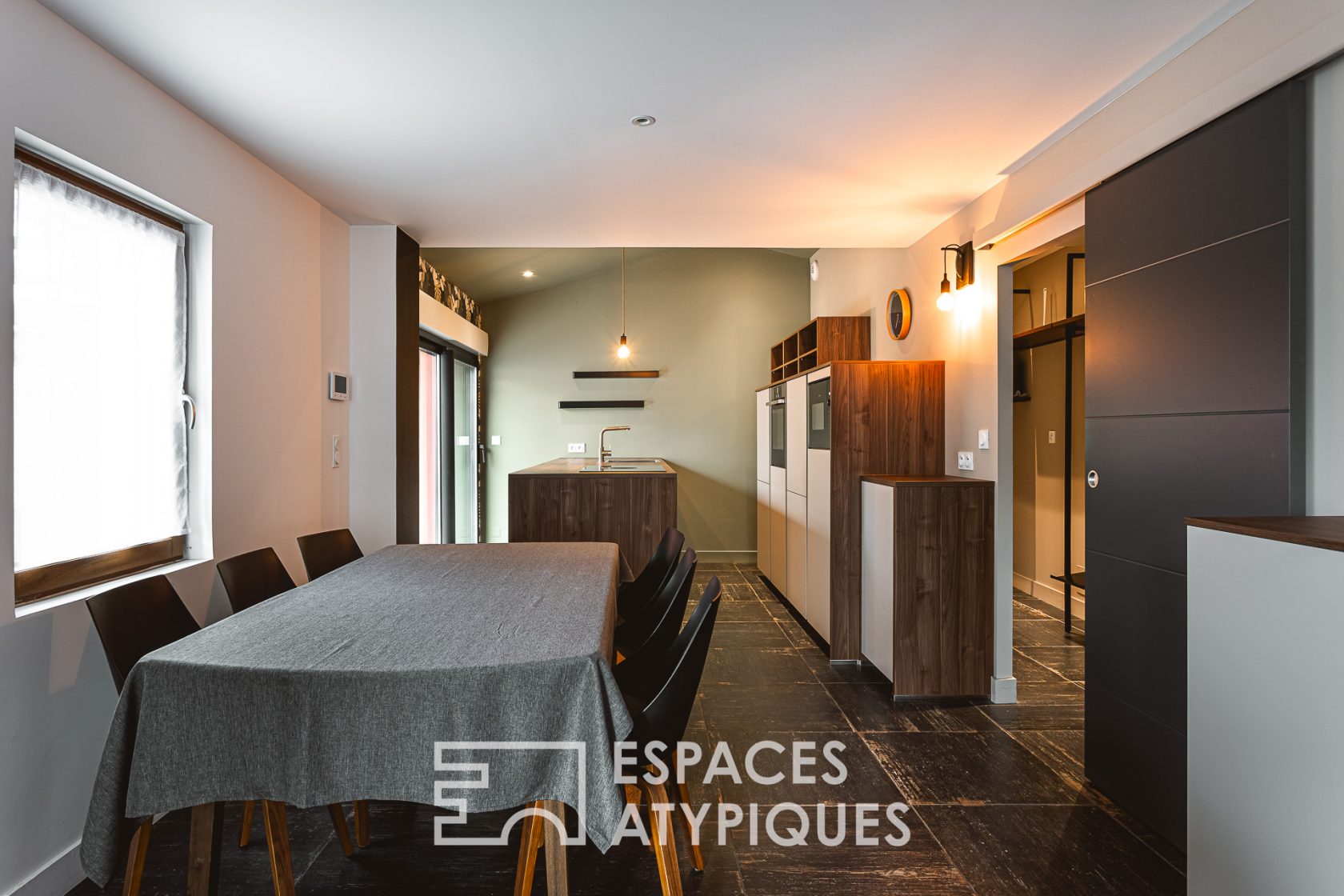 Ancien chai viticole réhabilité en loft