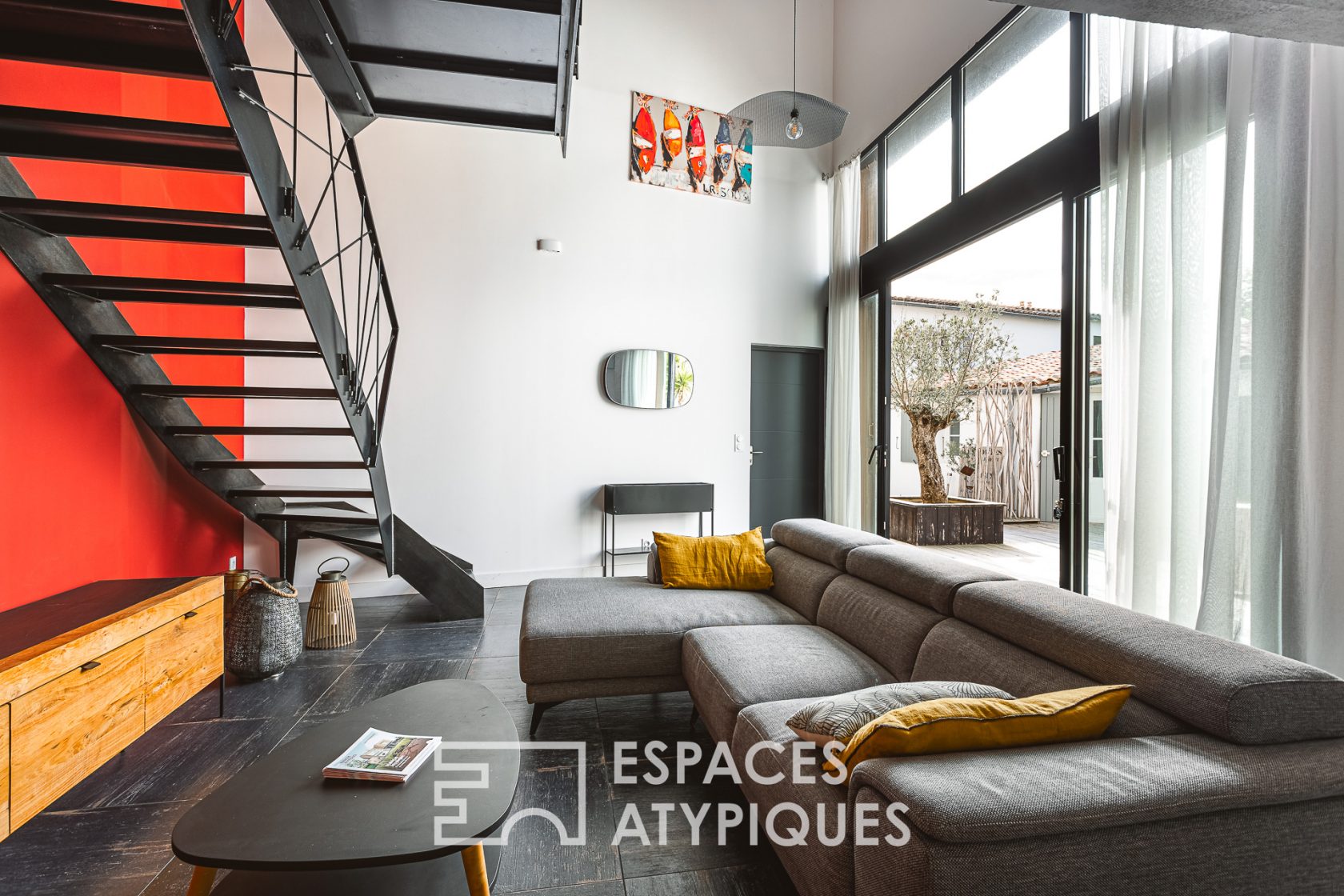 Ancien chai viticole réhabilité en loft