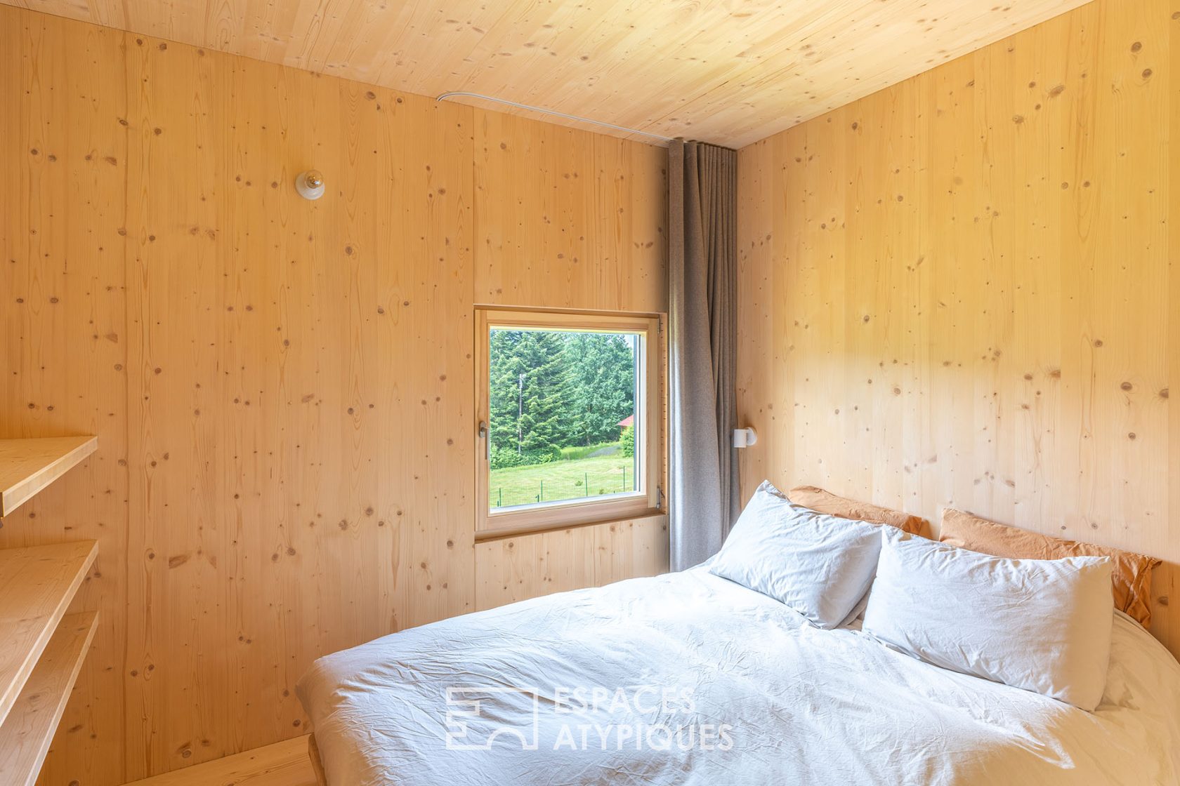 Minimalist architect-designed chalet in the heart of nature