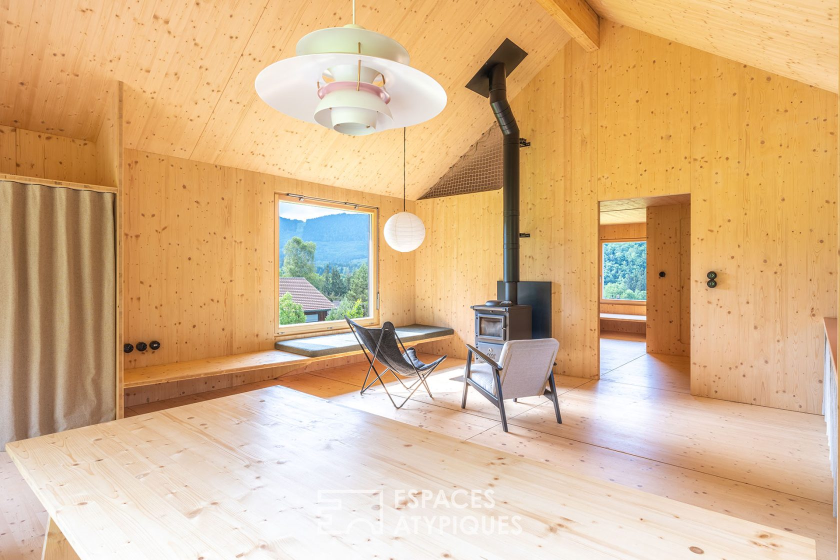Minimalist architect-designed chalet in the heart of nature