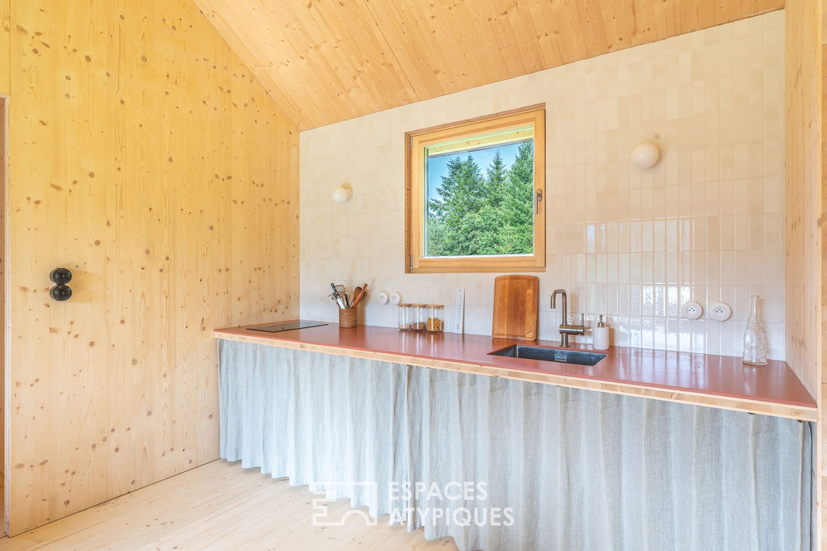 Minimalist architect-designed chalet in the heart of nature