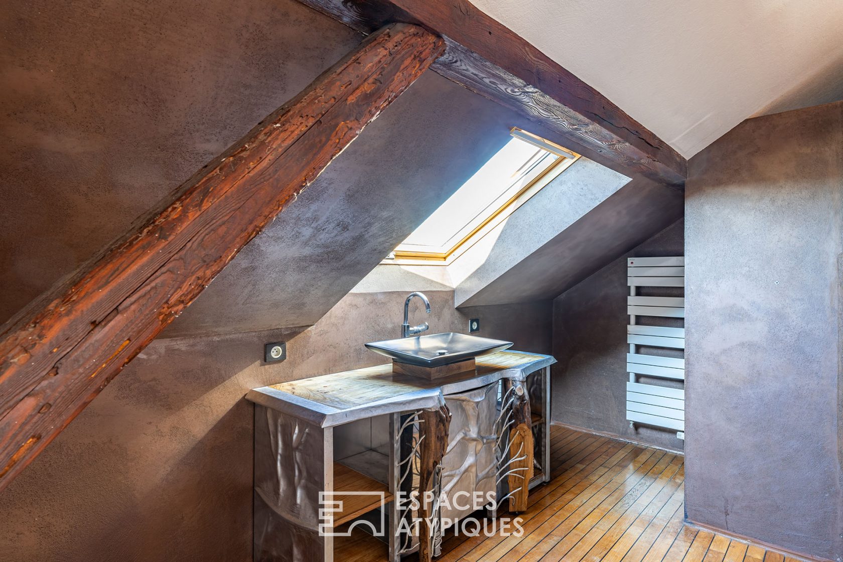 Duplex et sa terrasse sur les toits au coeur de la Neustadt
