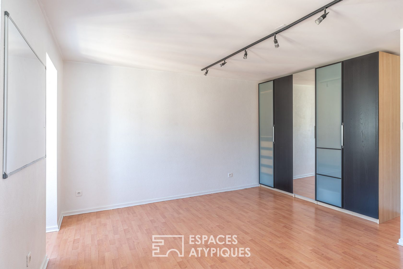 Duplex apartment with rooftop terrace in the heart of the Neustadt
