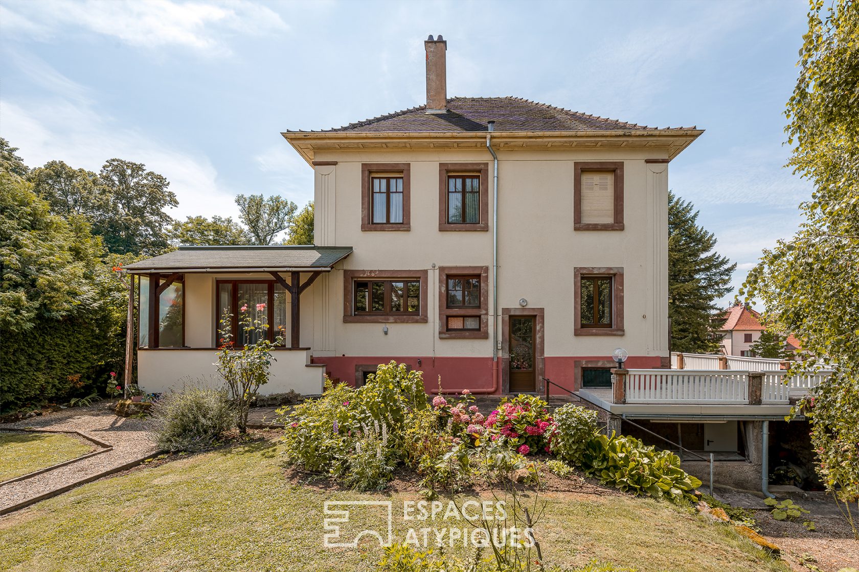 Maison de maître dans un écrin de verdure
