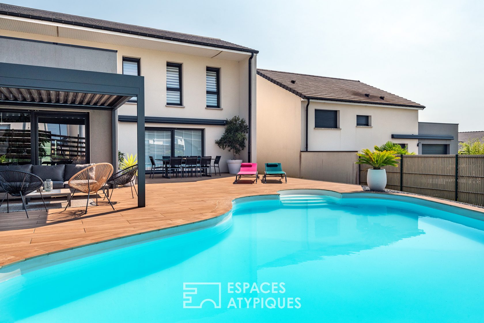 Maison d’architecte contemporaine et sa piscine