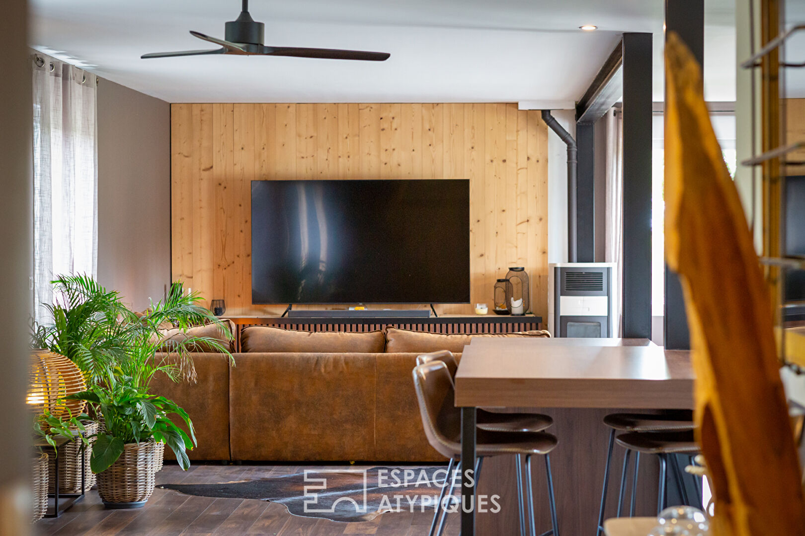 Reinvented farmhouse with independent apartment and swimming pool