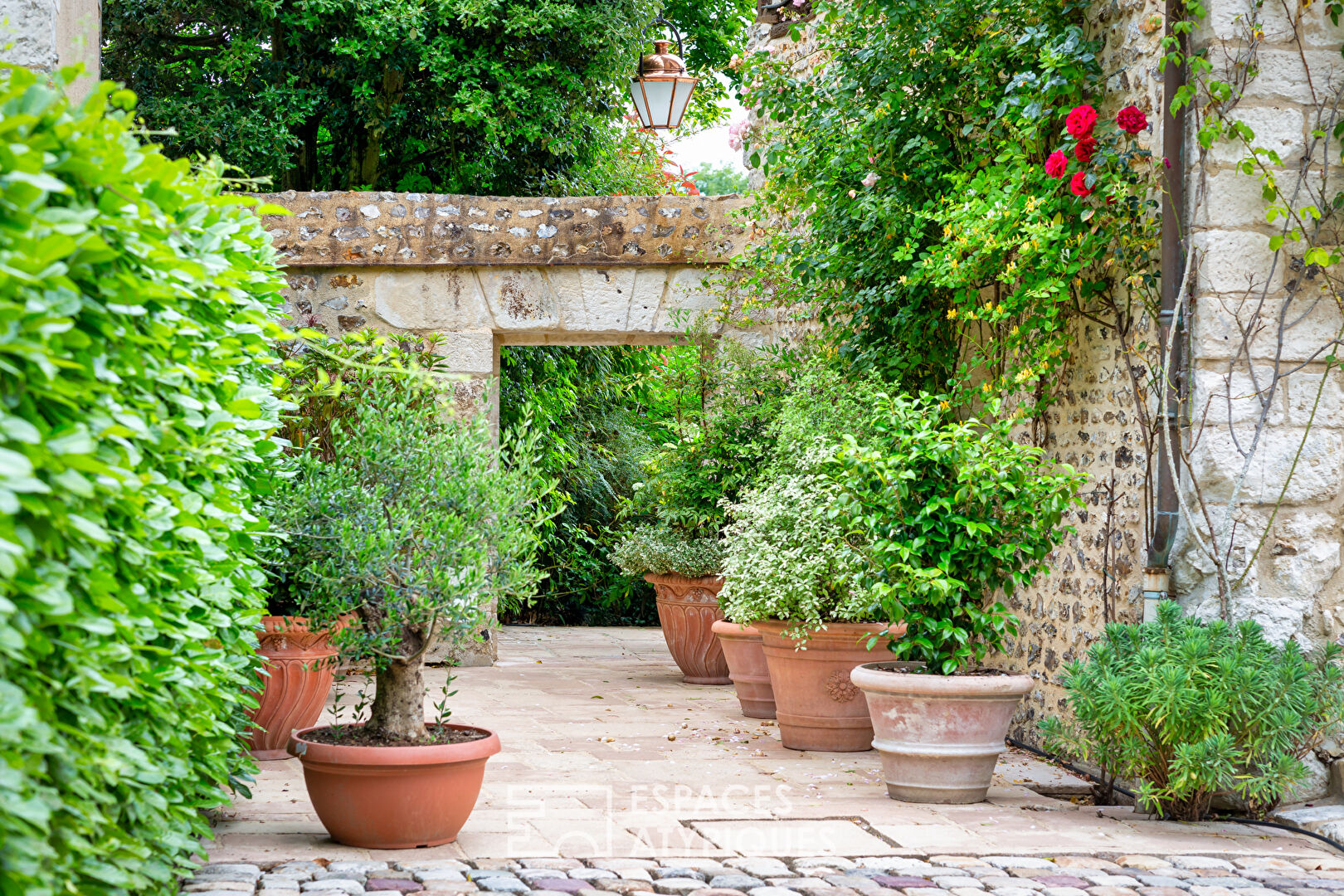 Ancien présbytère du 17e siècle avec maison d’amis