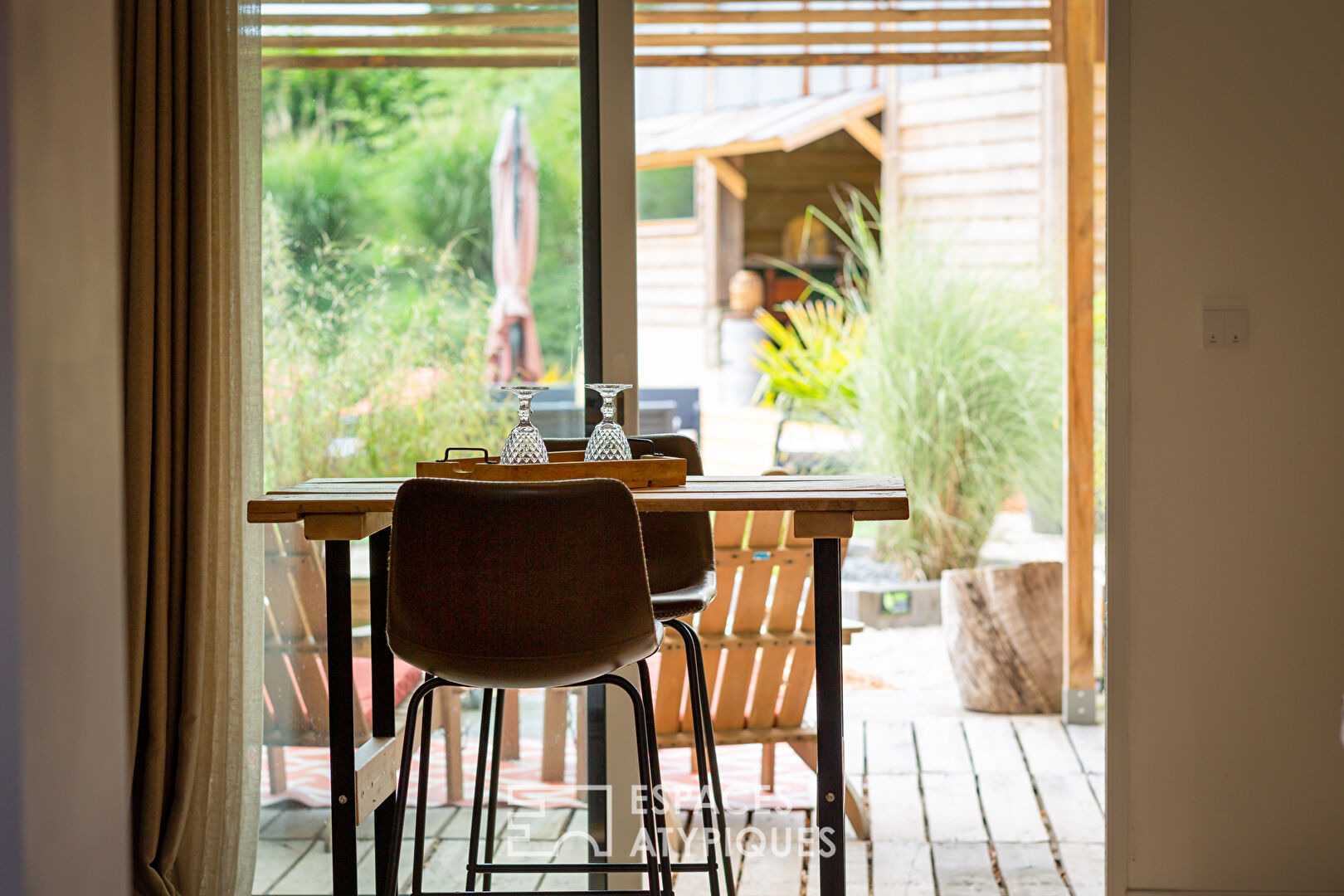 Reinvented farmhouse with independent apartment and swimming pool