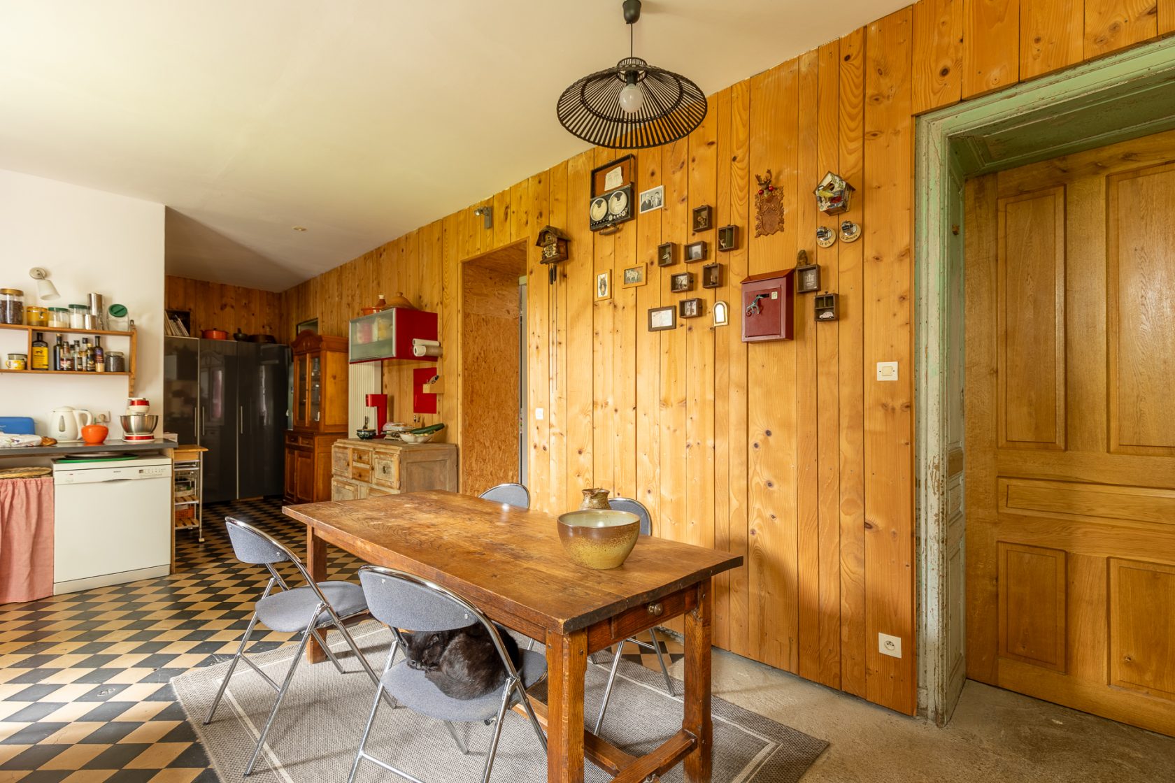 Renovated former hotel with gîtes a stone’s throw from the Pierre-Percée lake