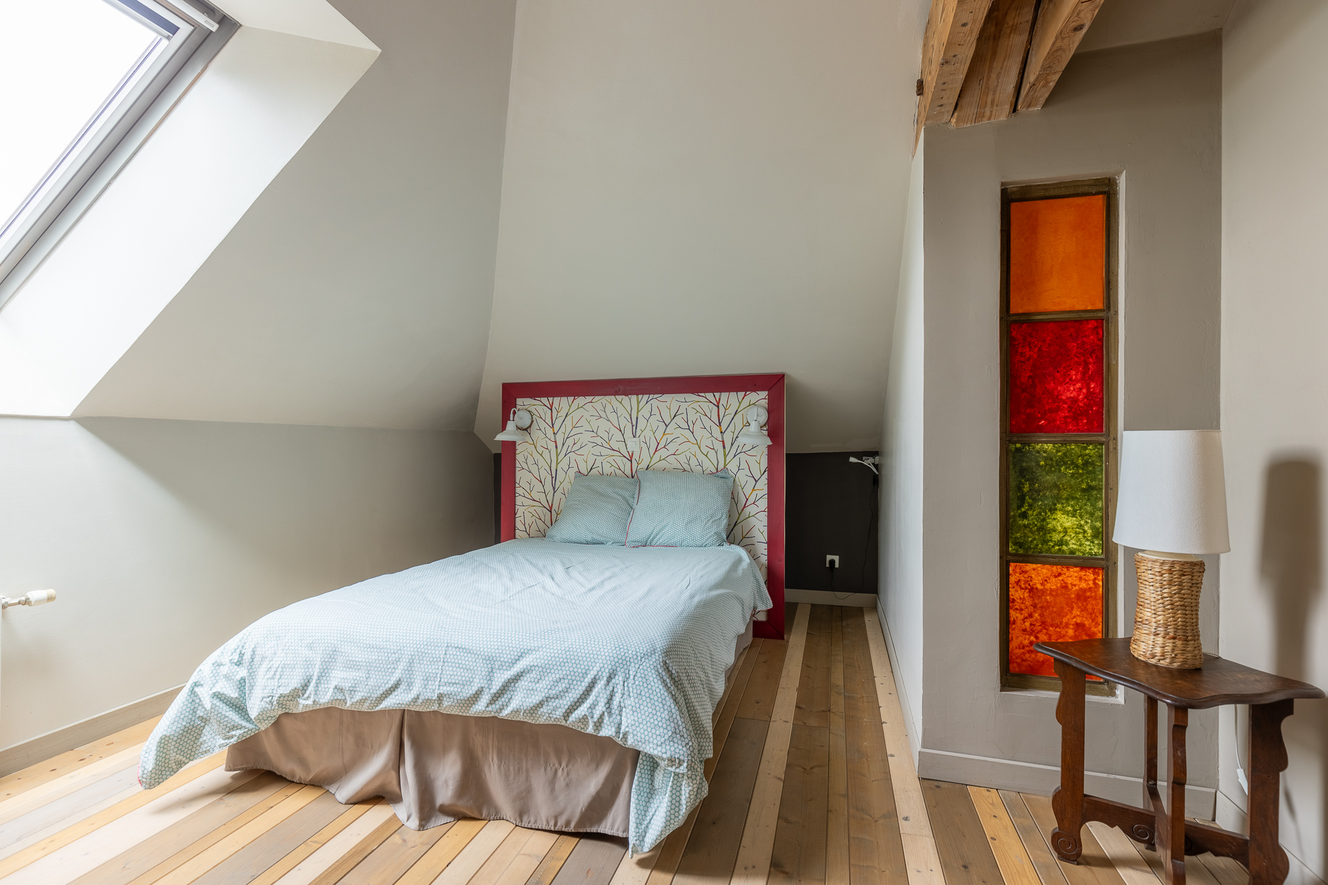 Renovated former hotel with gîtes a stone’s throw from the Pierre-Percée lake