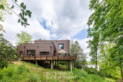 Villa moderne et écologique nichée dans un écrin de nature à Champagne-sur-Oise