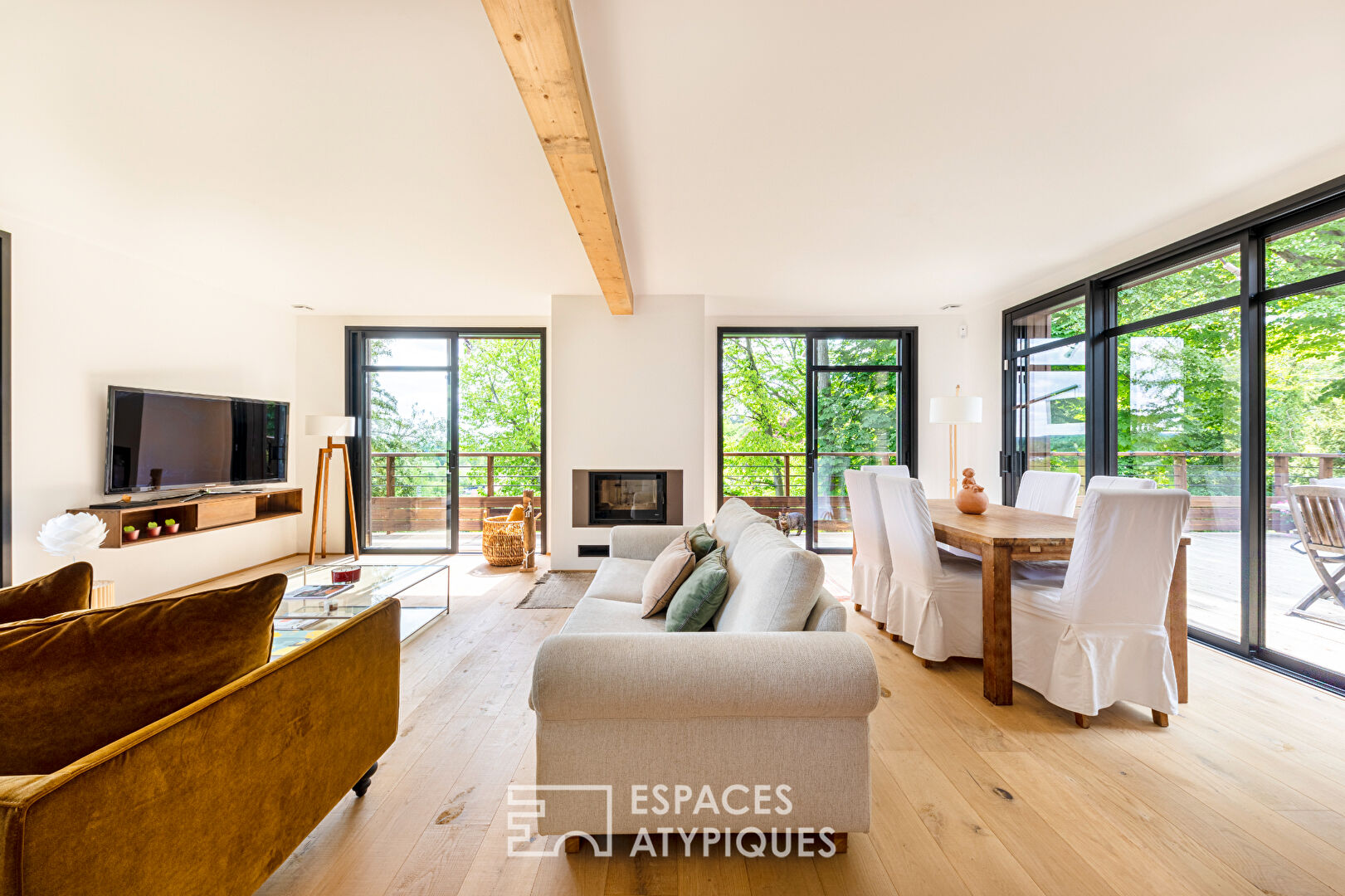 Villa moderne et écologique nichée dans un écrin de nature à Champagne-sur-Oise
