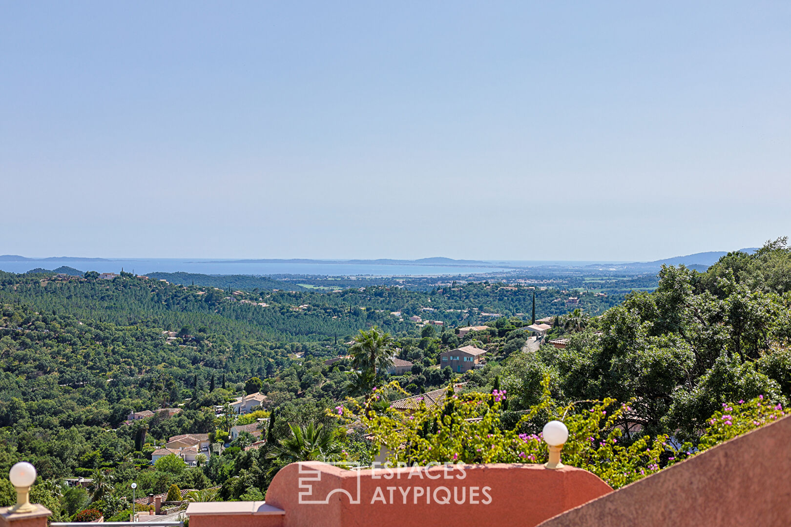 Villa provençale de caractère avec superbe vue mer