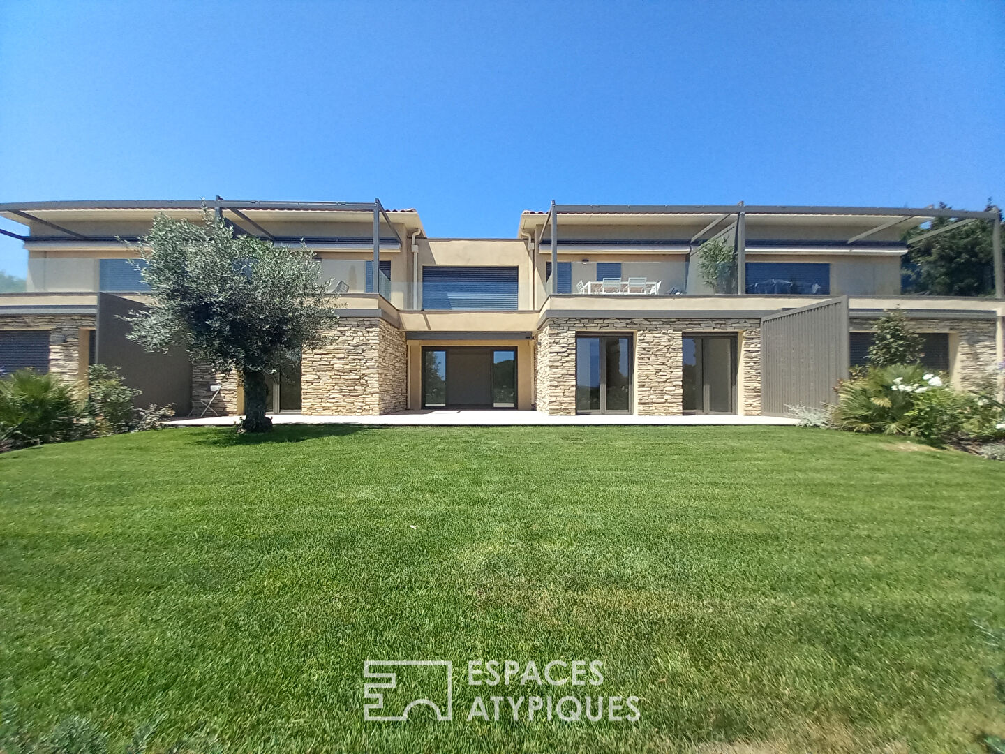 Appartement d’exception avec jardin et vue mer