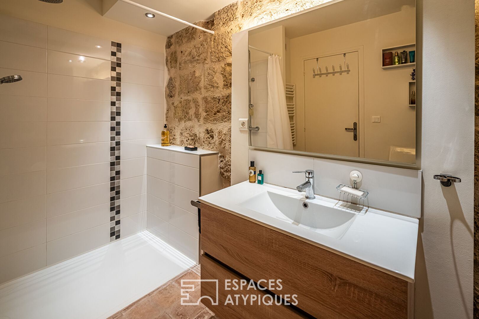 Maison de village entièrement rénovée  proche de Pézenas