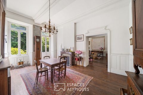 Former monastery of 360 m2 with its green park, in the heart of the city