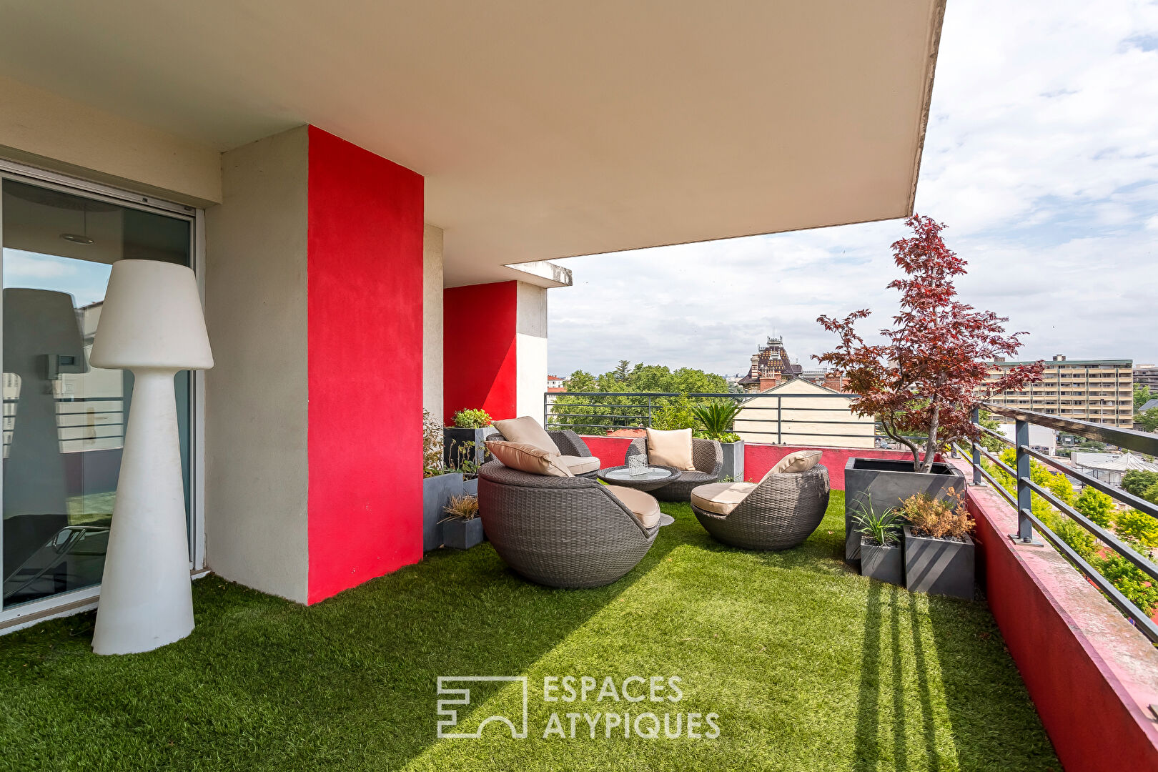 Dernier étage avec terrasse à Lyon 8 ème