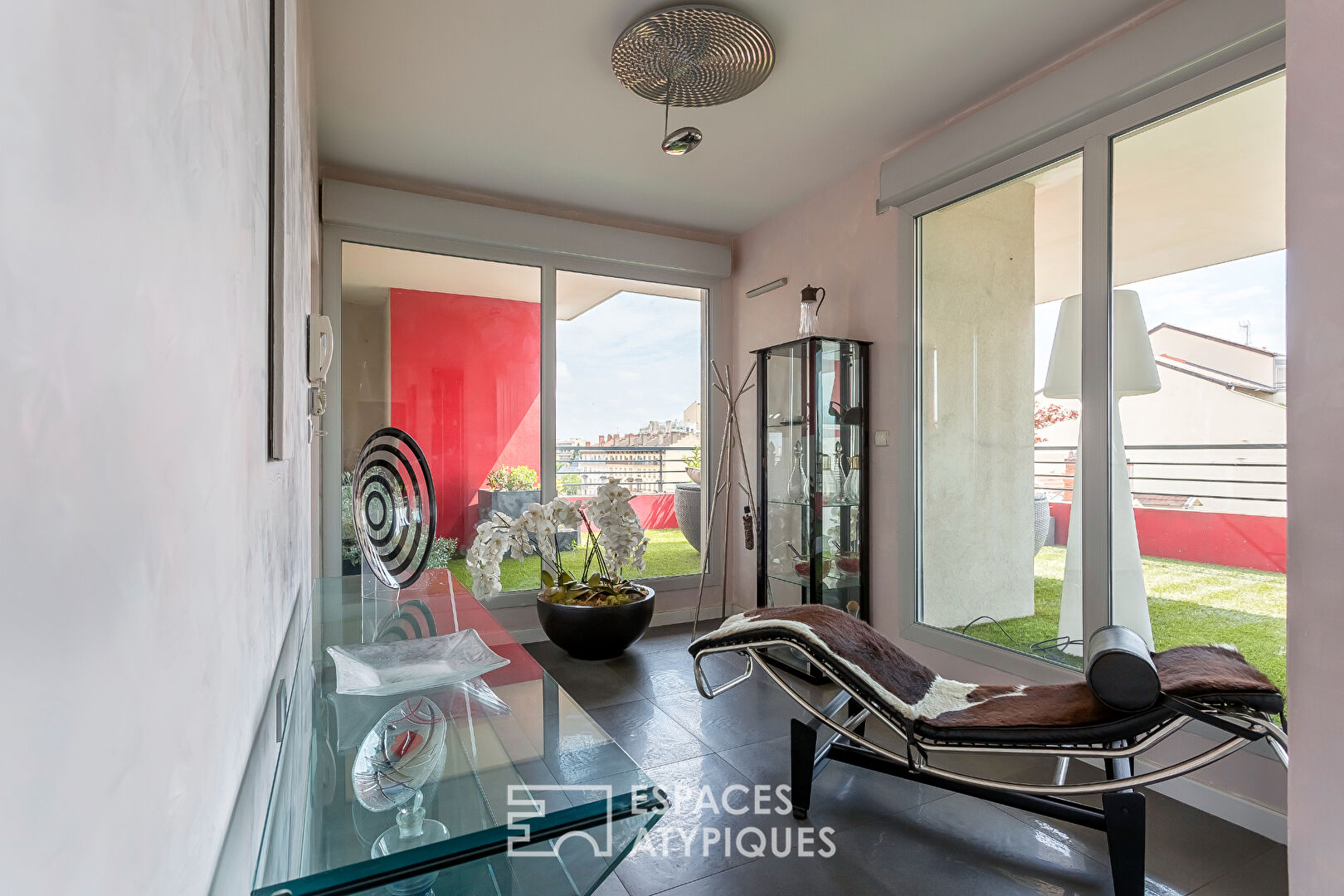 Dernier étage avec terrasse à Lyon 8 ème