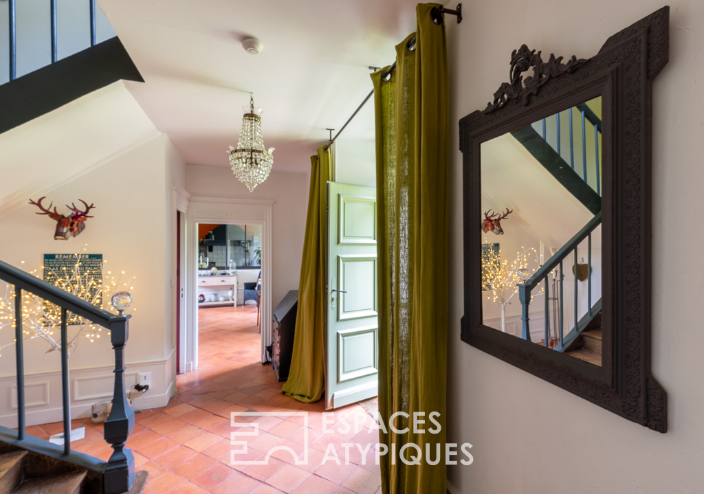 Maison bourgeoise aux portes de Rennes avec dépendances, parc et piscine