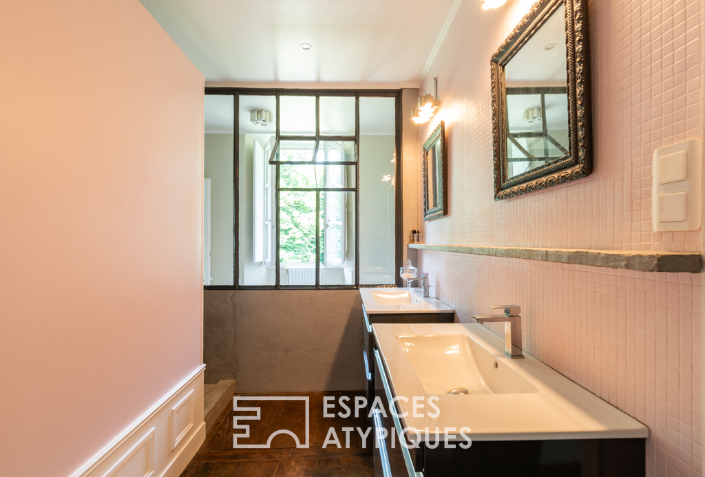 Maison bourgeoise aux portes de Rennes avec dépendances, parc et piscine