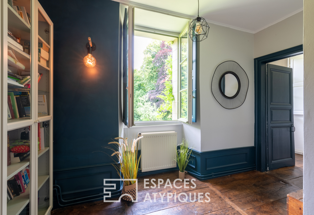 Maison bourgeoise aux portes de Rennes avec dépendances, parc et piscine
