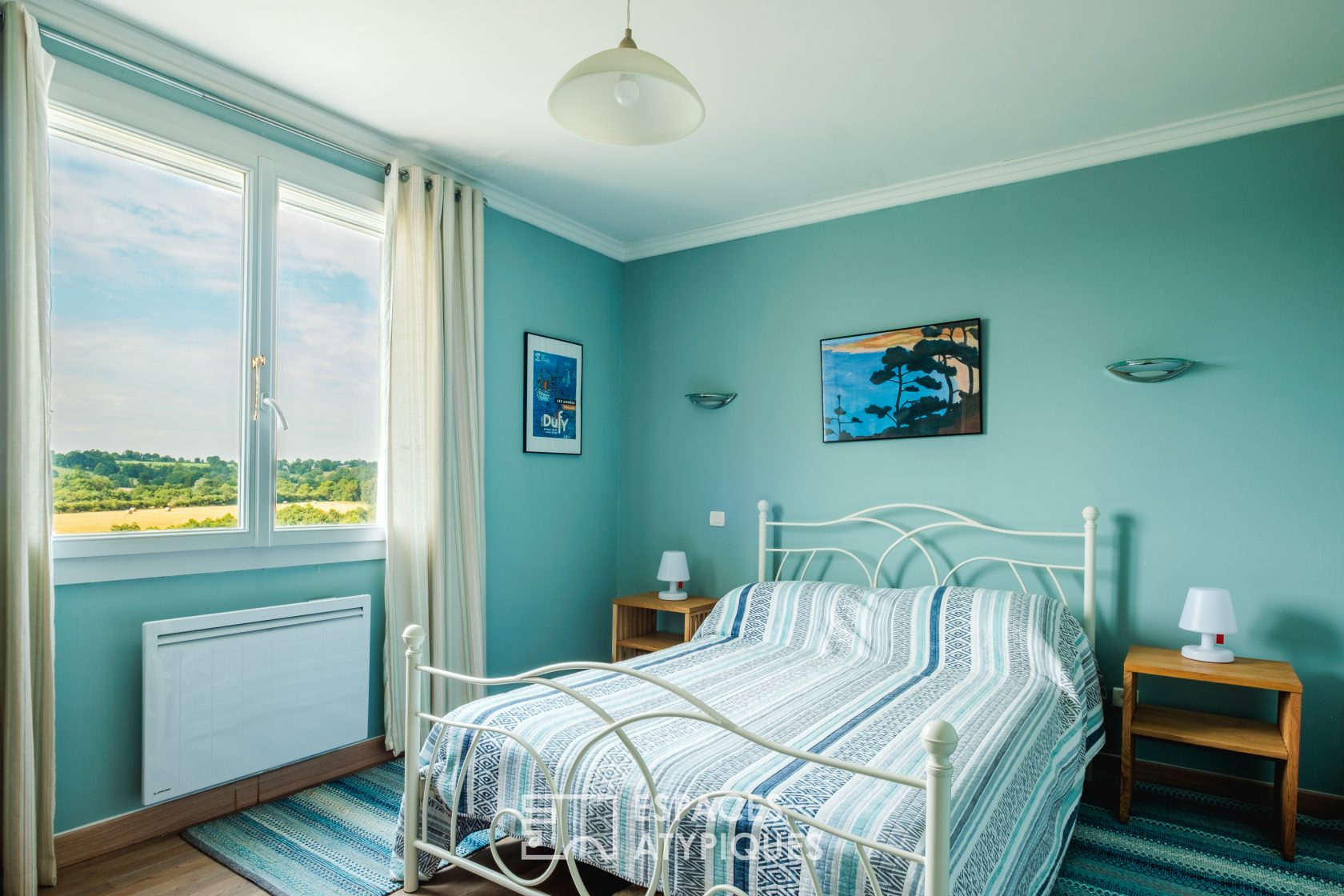 Maison Art déco surplombant le barrage de la Touche Poupard