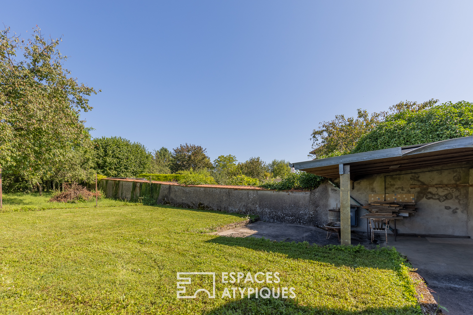 Property for renovation on the outskirts of Metz