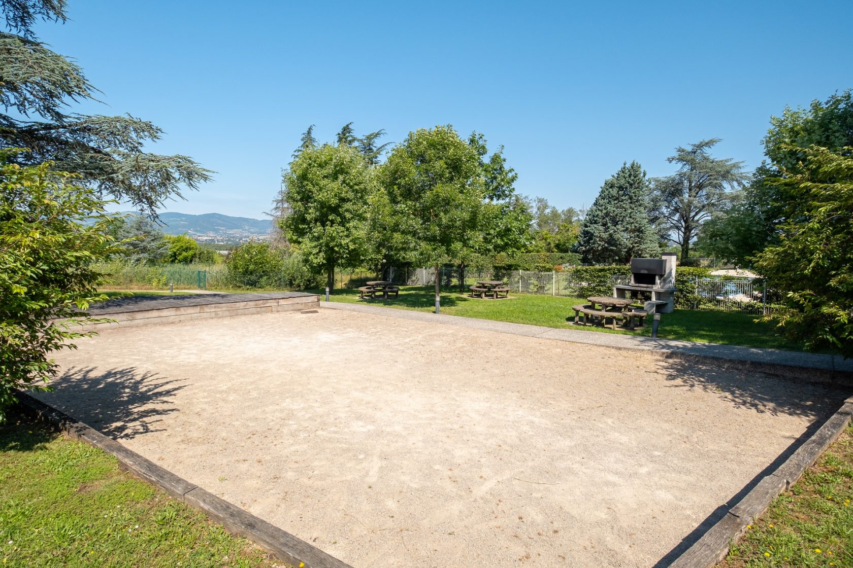 Appartement en dernier étage avec terrasse et vue sur les monts du Lyonnais