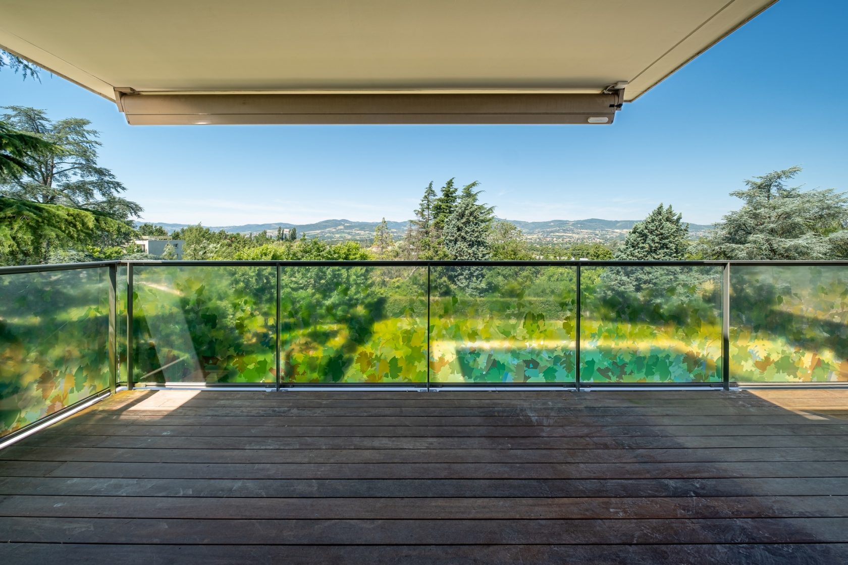 Appartement en dernier étage avec terrasse et vue sur les monts du Lyonnais