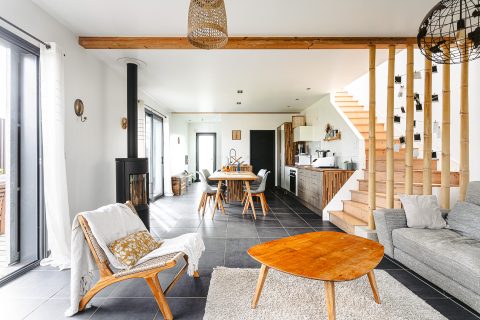 Familiale à l’esprit bioclimatique en coeur de village